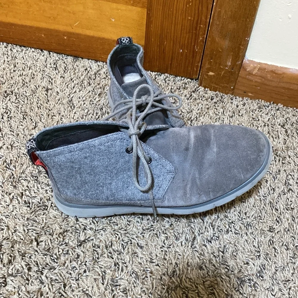 UGG® Freamon Leather Shoe chukka boots size 7